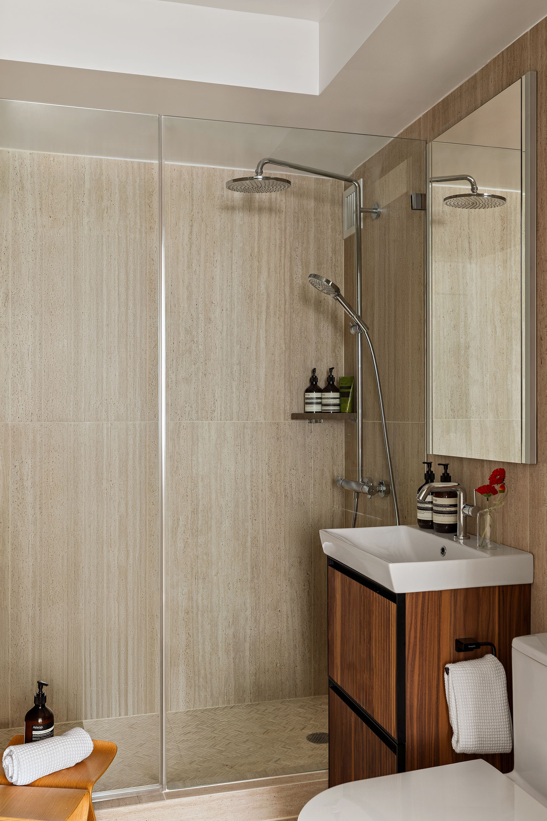 32 Gramercy Park South, Unit 8BD Manhattan, NY 10003 - Photo 16 of 20 a bathroom with a sink and a shower