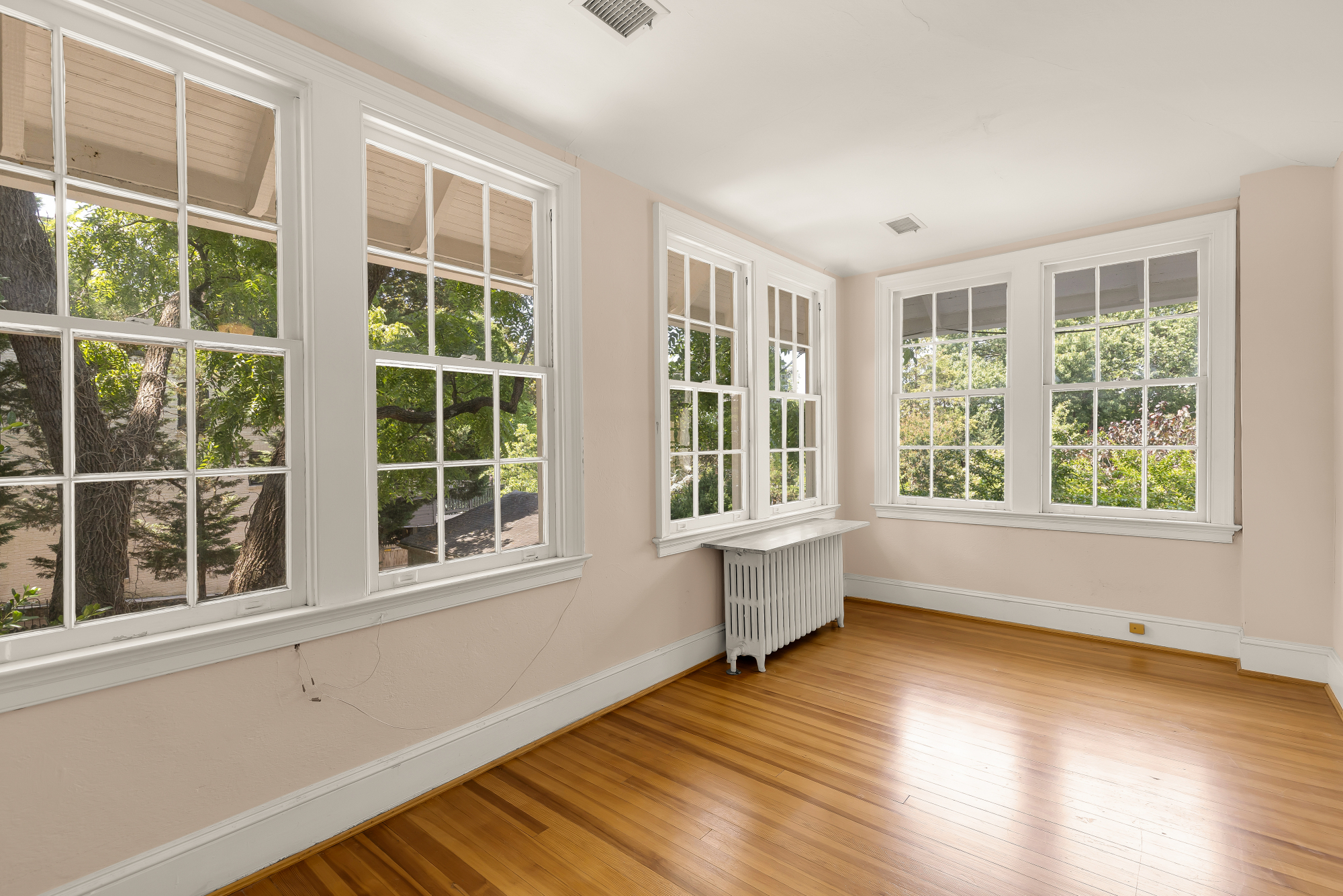 2820 38th Street Northwest Washington, DC 20007 - Photo 23 of 54