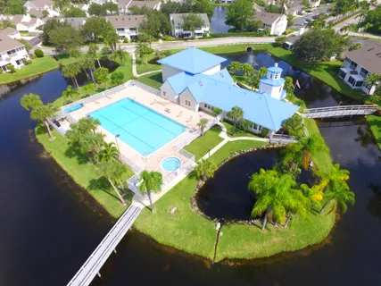 $179,900 | 1960 Westminster Circle, Unit 2, Vero Beach, FL 32966