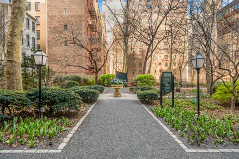 $449,000 | 25 Tudor City Place, Unit 1611 | Murray Hill