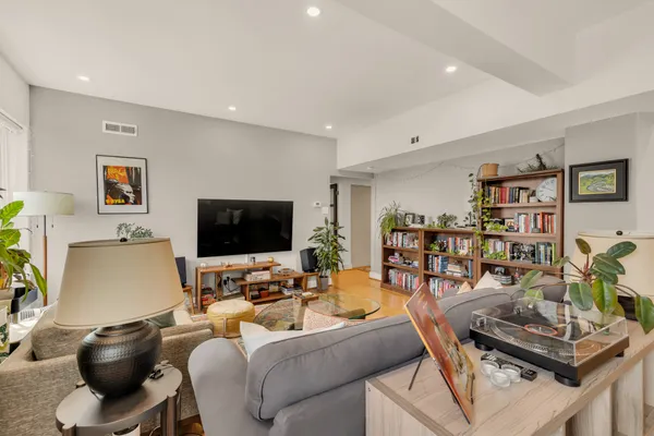 Contact Agent | 2127 California Street Northwest, Unit 505, Washington, DC 20008