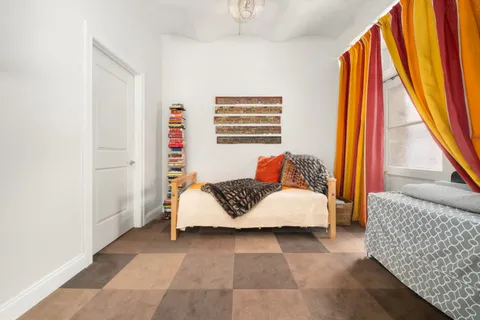 $4,595,000 | 20-26 North Moore Street, Unit 4W | TriBeCa