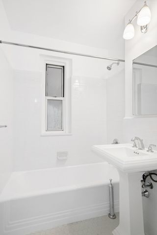 161 East 91st Street, Unit 4G Manhattan, NY 10128 - Photo 6 of 9