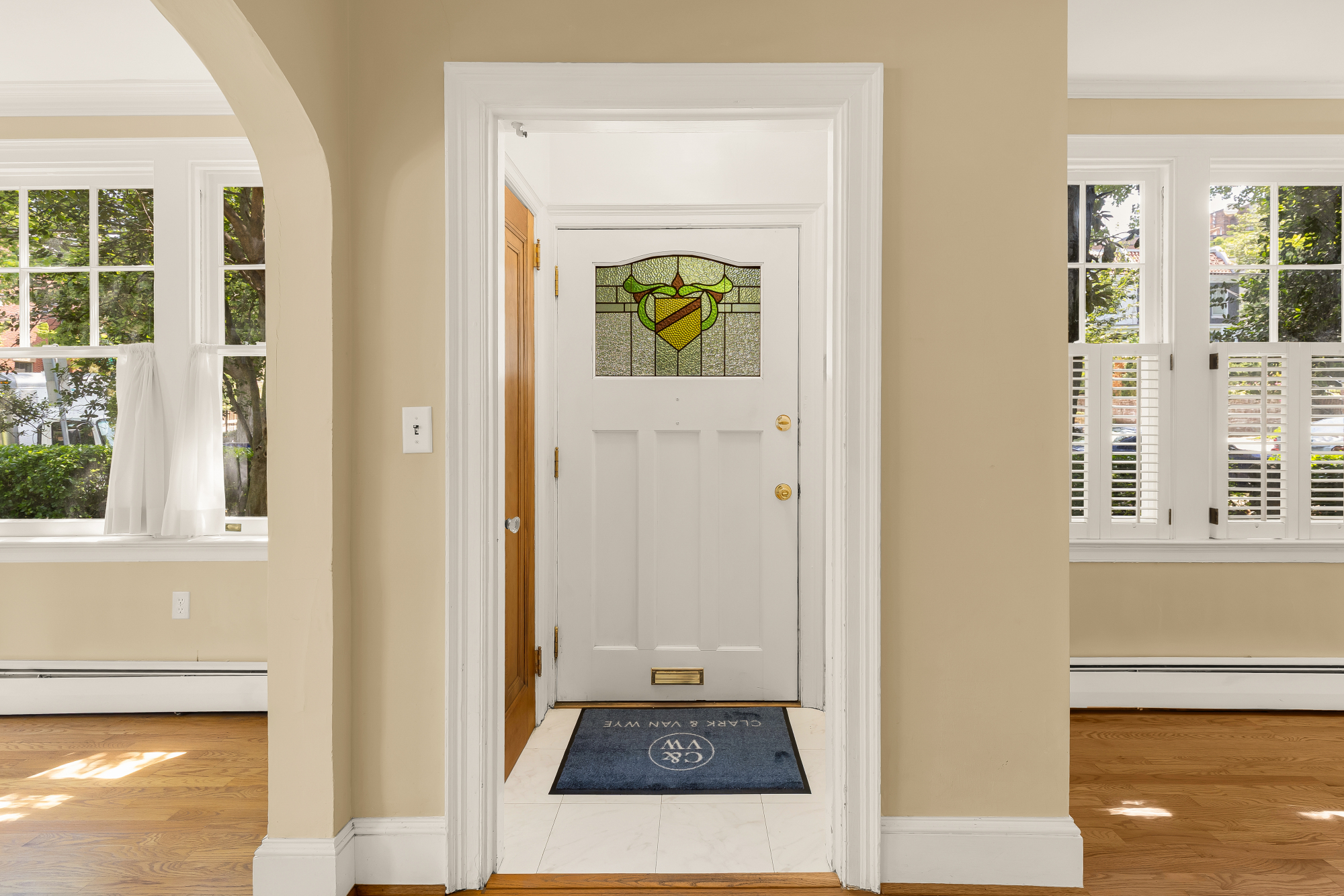 2820 38th Street Northwest Washington, DC 20007 - Photo 4 of 54