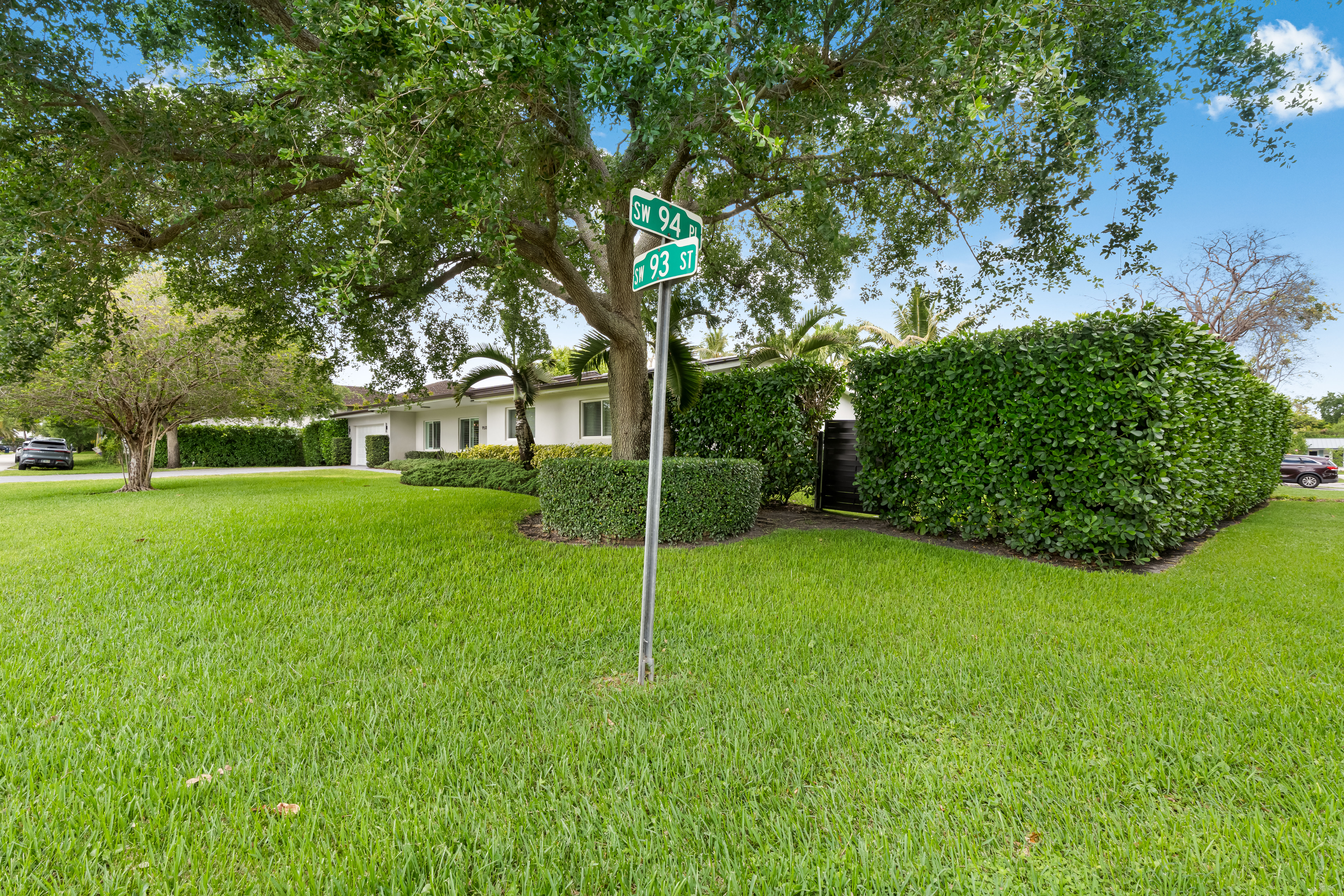 9511 Southwest 93rd Street Miami, FL 33176 - Photo 6 of 59