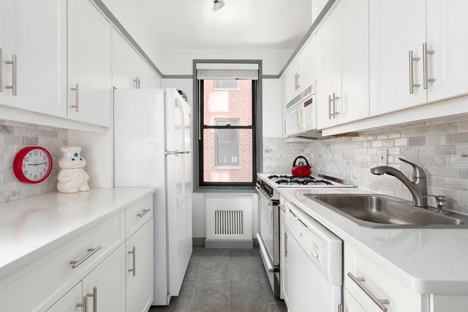 30 East 9th Street, Unit 4M Manhattan, NY 10003 - Photo 5 of 7