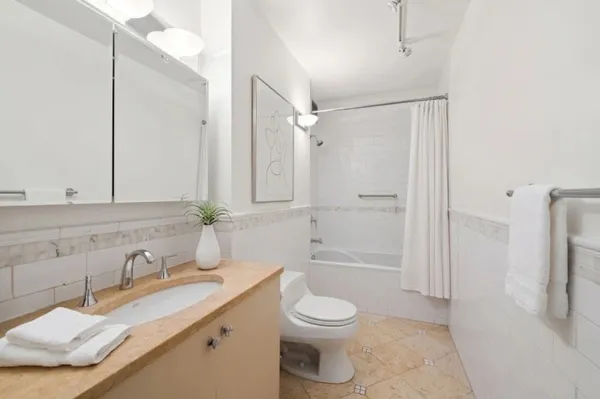 $2,495,000 | 14 Horatio Street, Unit 15CD | West Village