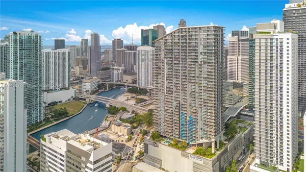 $5,799,900 | 88 Southwest 7th Street, Unit PH4303, Miami, FL 33130