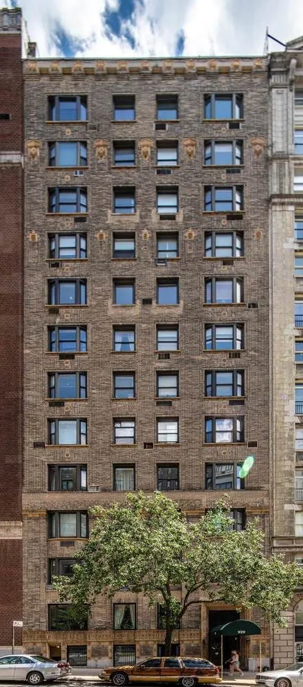 $1,395,000 | 929 Park Avenue, Unit 6C | Upper East Side