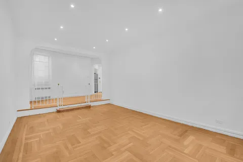$849,000 | 225 West 25th Street, Unit 5K | Chelsea