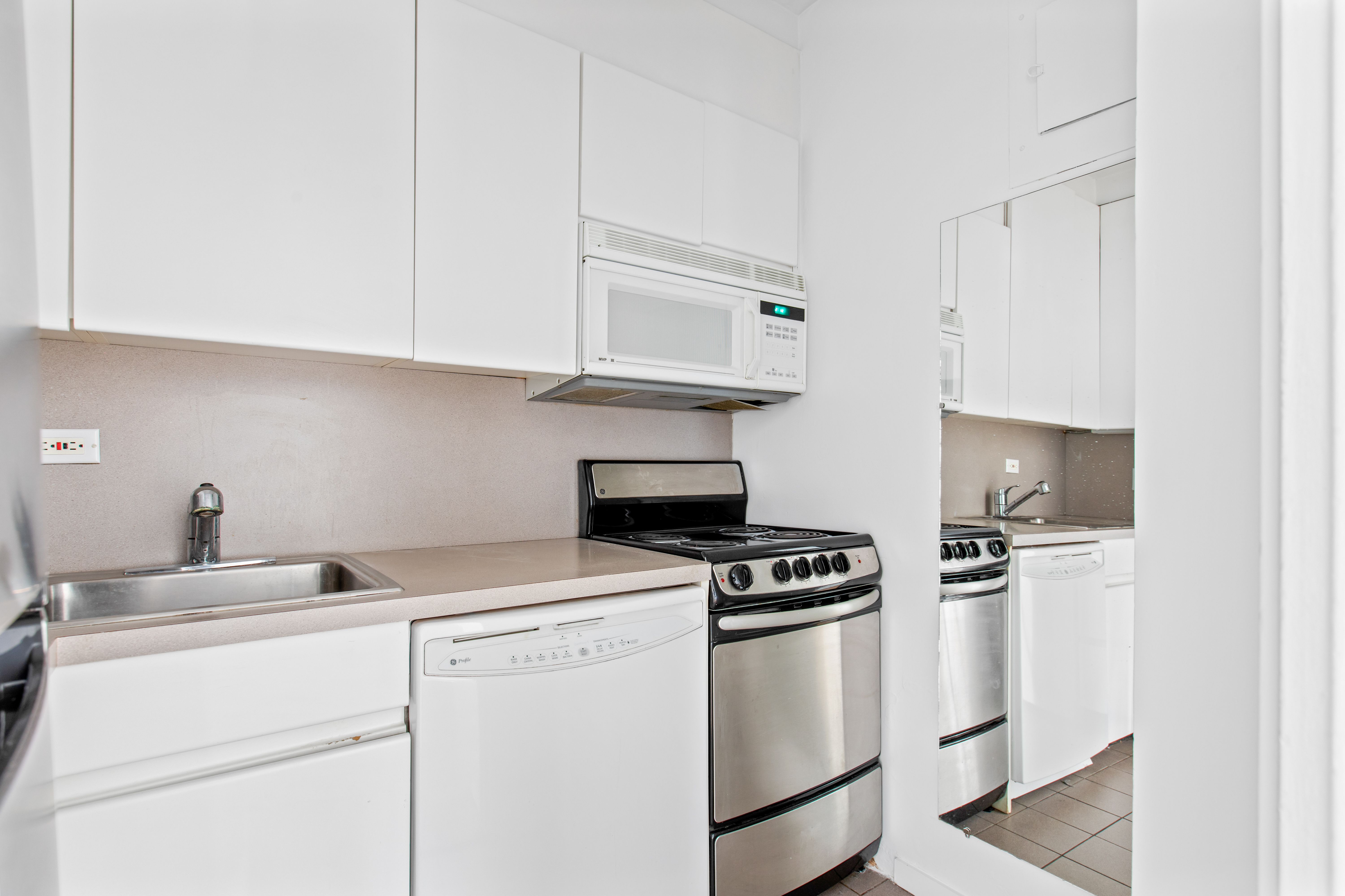 80 Park Avenue, Unit 8D Manhattan, NY 10016 - Photo 3 of 11