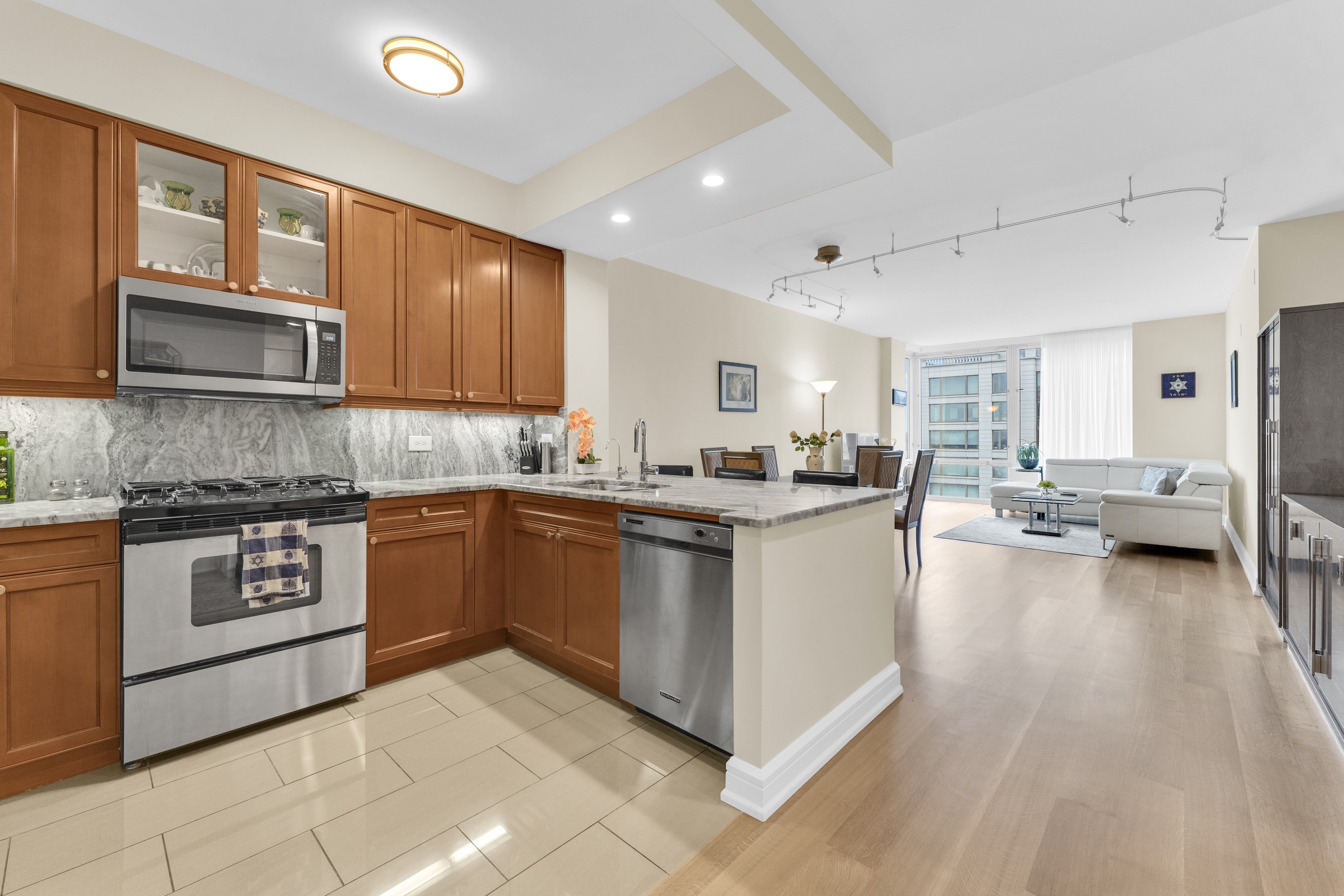 220 Riverside Boulevard, Unit 27B Manhattan, NY 10069 - Photo 9 of 20