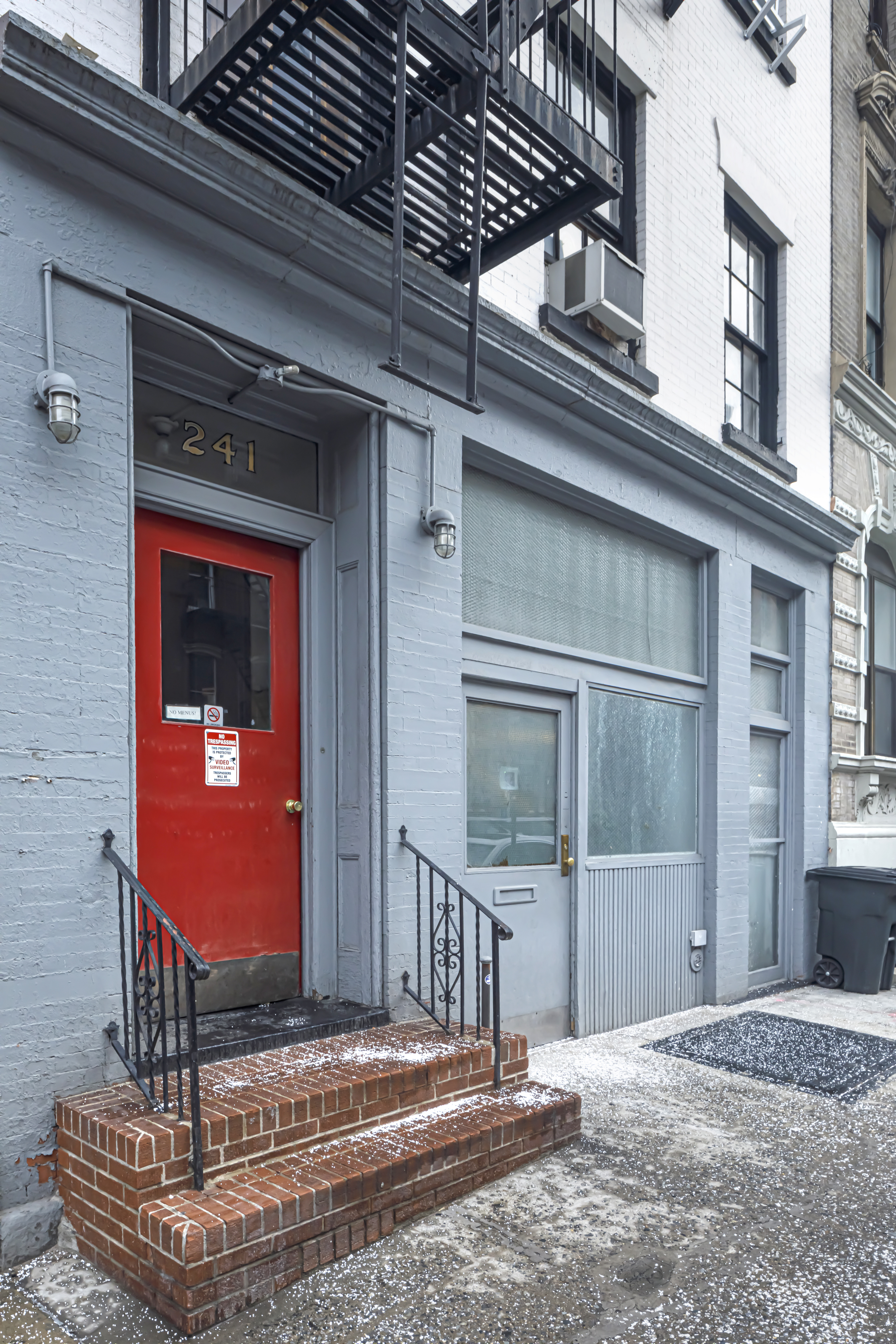 241 West 20th Street Manhattan, NY 10011 - Photo 2 of 10