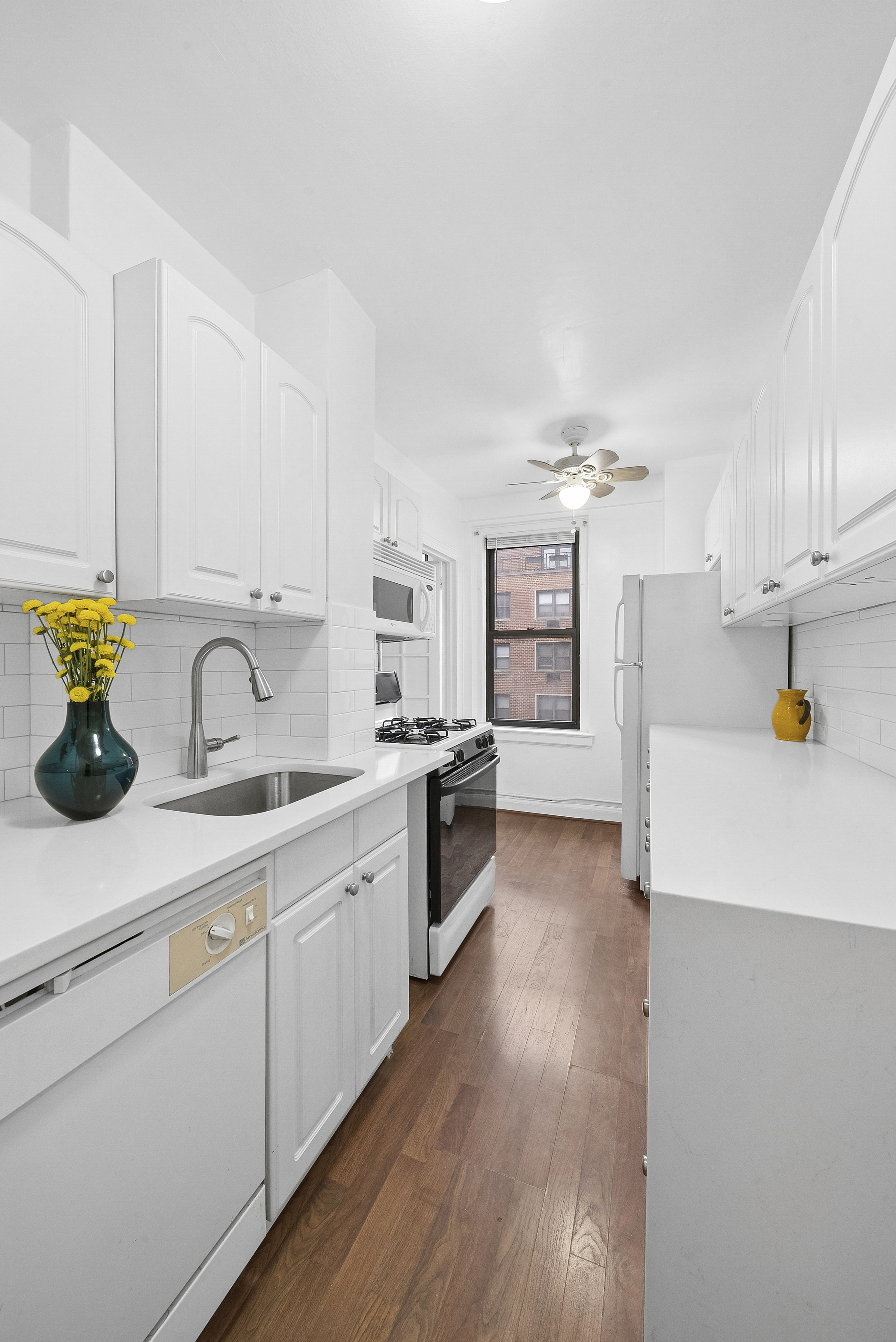 321 East 54th Street, Unit 9B Manhattan, NY 10022 - Photo 7 of 14
