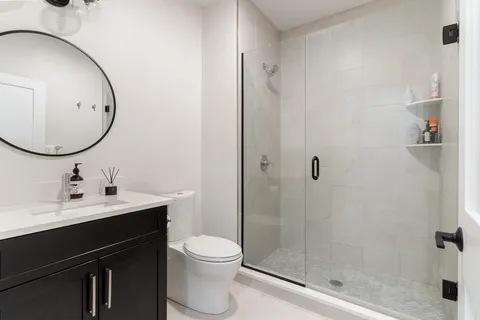 $725,000 | 202 Maverick Street, Unit 106, Boston, MA 02128