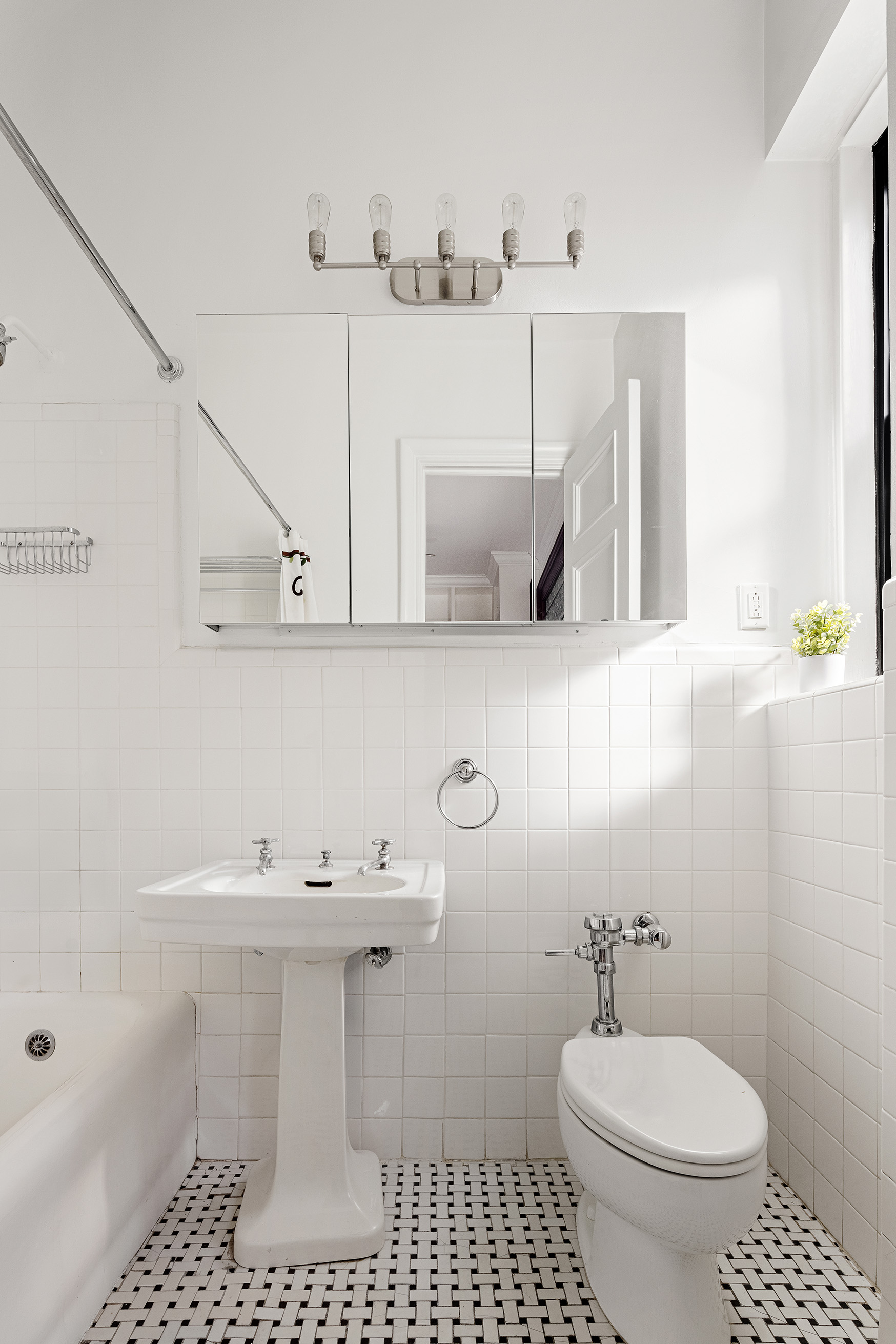 210 Riverside Drive, Unit 6B Manhattan, NY 10025 - Photo 15 of 17