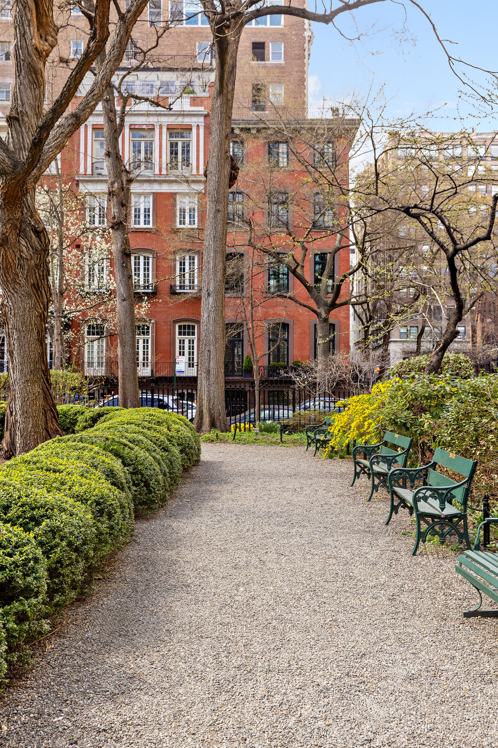 32 Gramercy Park South, Unit 8BD Manhattan, NY 10003 - Photo 19 of 20 a view of a brick building next to a road