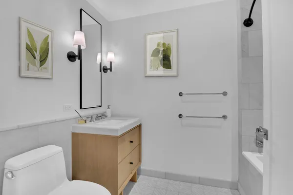 $3,490 | 300 West 122nd Street, Unit 6R | Harlem