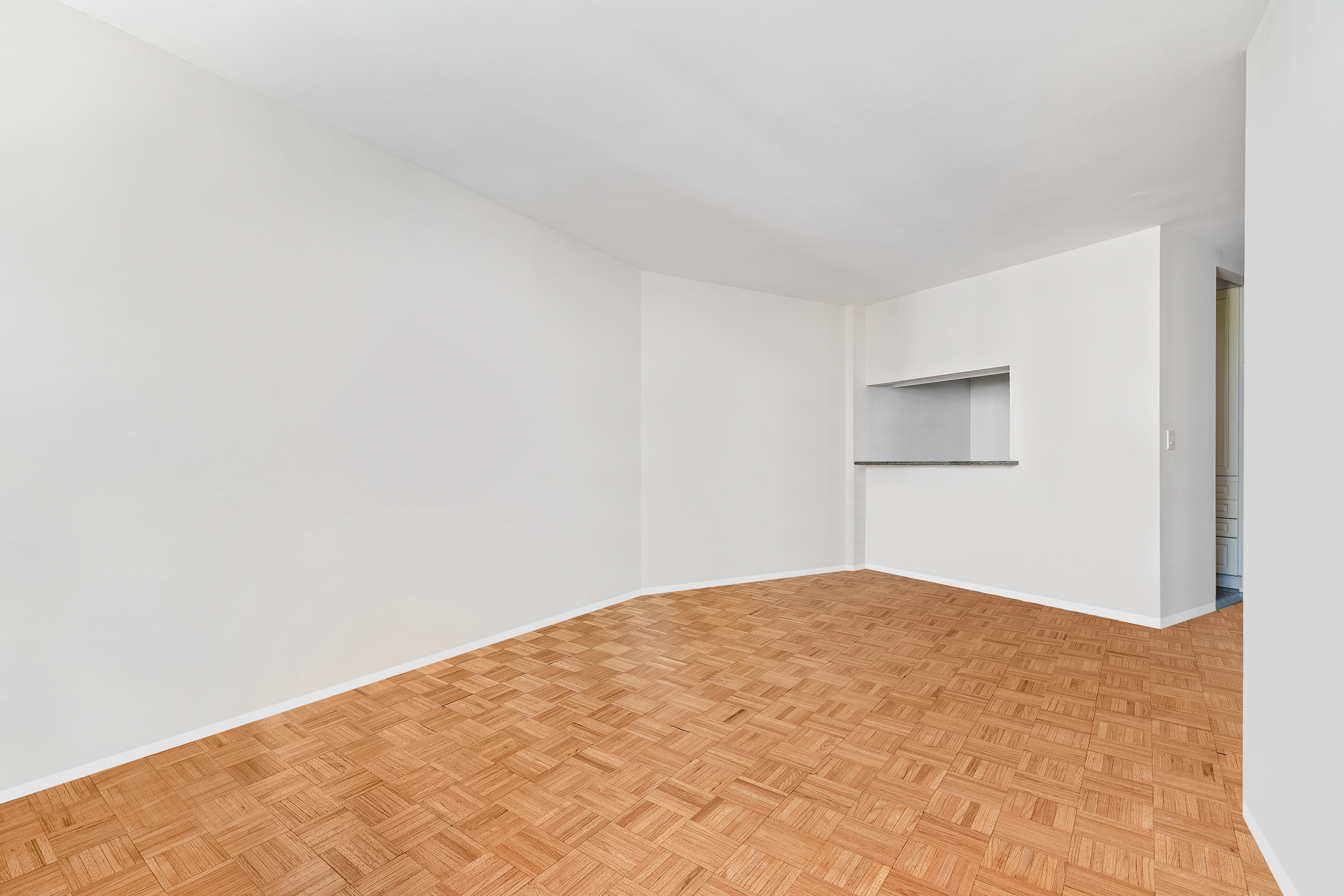 2000 Broadway, Unit 8I Manhattan, NY 10023 - Photo 7 of 9 a view of empty room