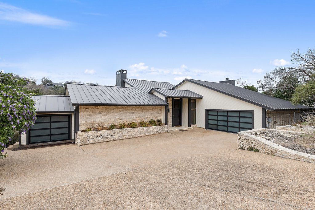 718 Bermuda Street Lakeway, TX 78734 - Photo 2 of 40