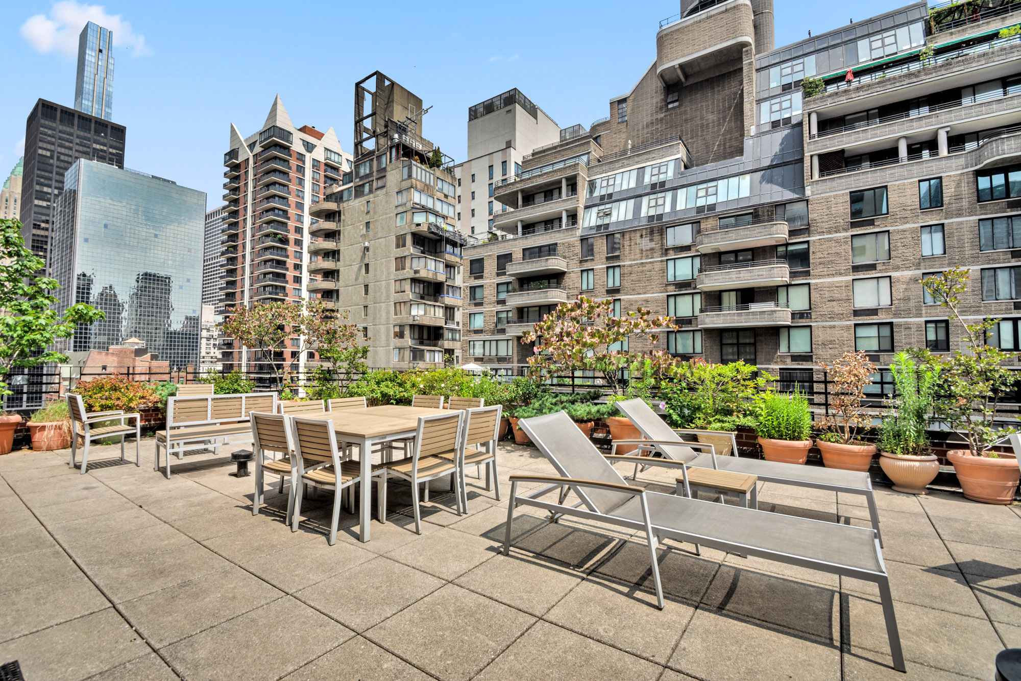 310 East 49th Street, Unit 1E Manhattan, NY 10017 - Photo 8 of 11 Gallery Image 8