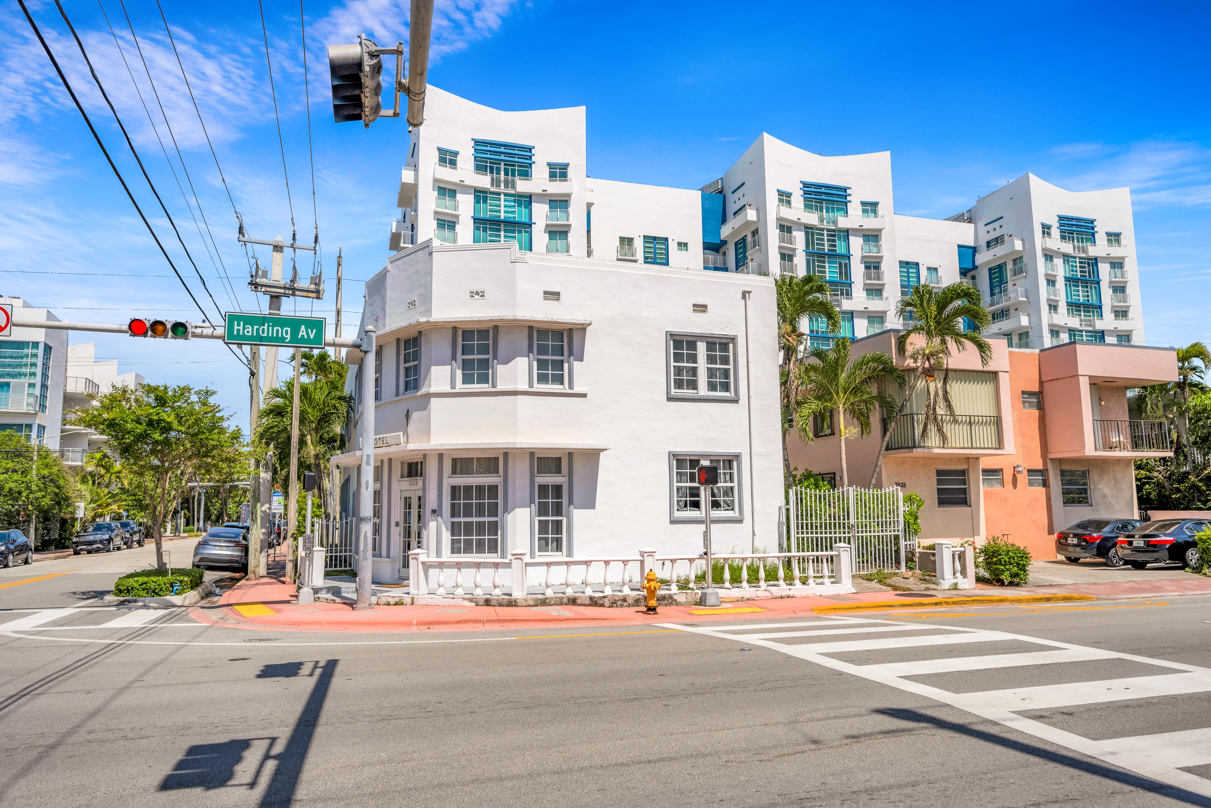 7643 Harding Avenue Miami Beach, FL 33141 - Photo 4 of 61