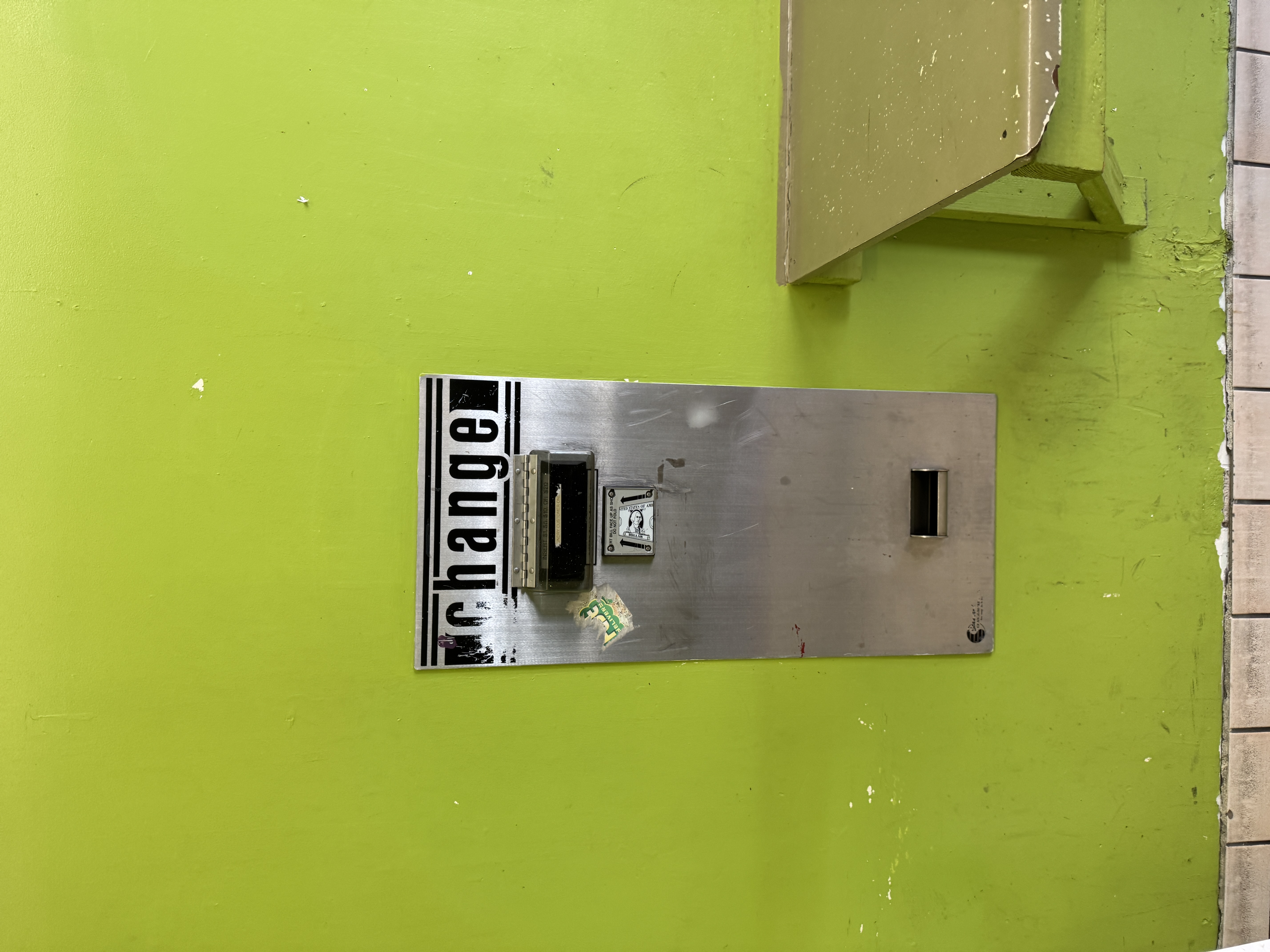 3225 21st Street San Francisco, CA 94110 - Photo 5 of 14 a view of a wall with sitting area