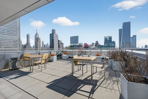 $4,500 | 350 West 42nd Street, Unit 12C | Hell's Kitchen