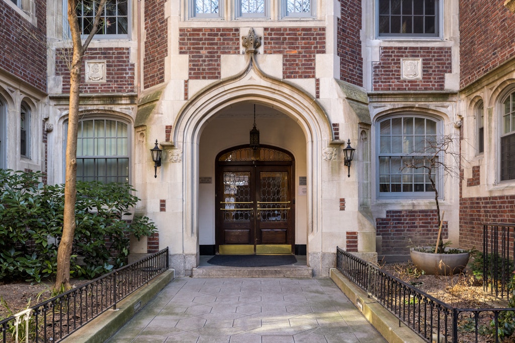 115 Willow Street, Unit 5A Brooklyn, NY 11201 - Photo 11 of 12 a view of a brick house with many windows
