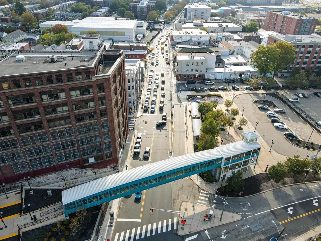 $2,900 | 305 West Side Avenue, Unit 405, Jersey City, NJ 07305