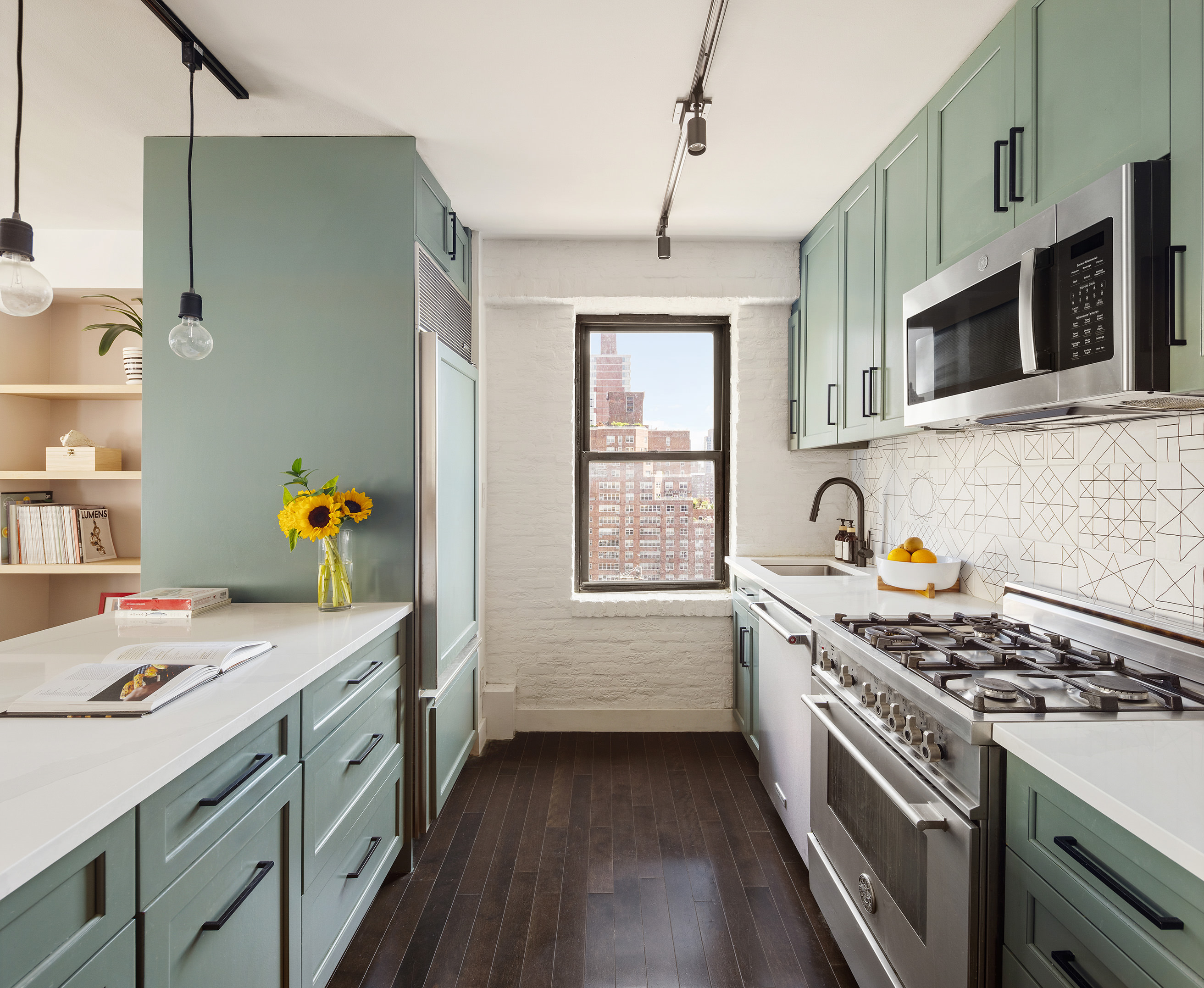 399 East 72nd Street, Unit 16H Manhattan, NY 10021 - Photo 5 of 11 Gallery Image 5