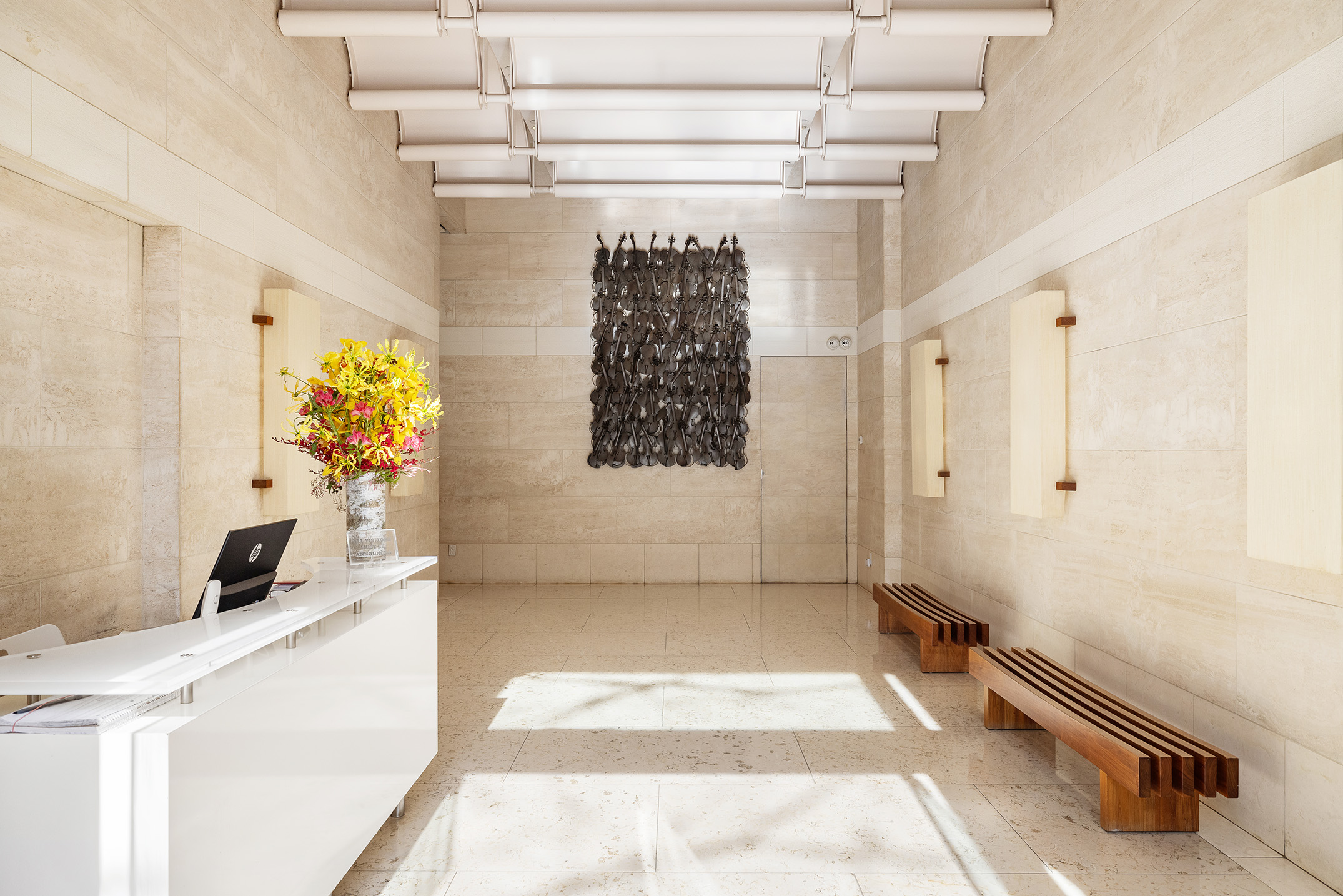 1080 Madison Avenue, Unit 6B Manhattan, NY 10028 - Photo 8 of 11 a bathroom with a tub sink and mirror