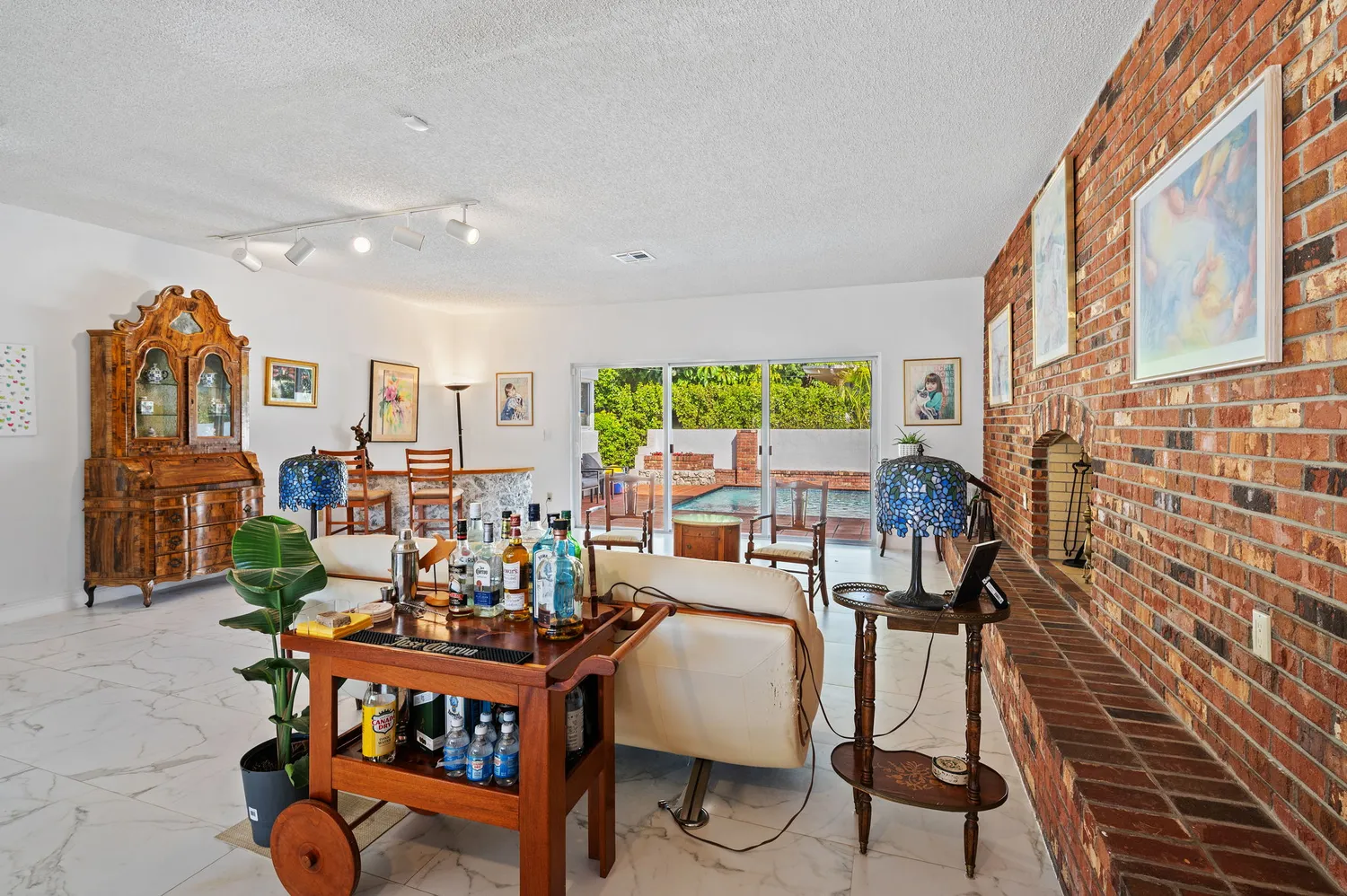 $2,595,000 | 218 Shore Drive South, Miami, FL 33133