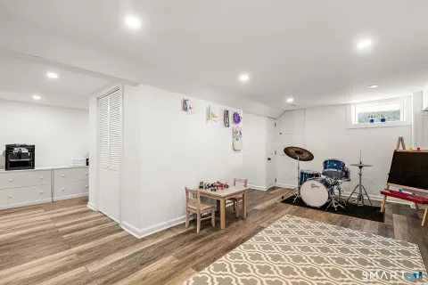 $1,395,000 | 15 Charles Street, Darien, CT 06820