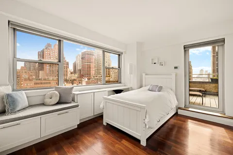 $2,798,000 | 330 East 49th Street, Unit 12E | Midtown East