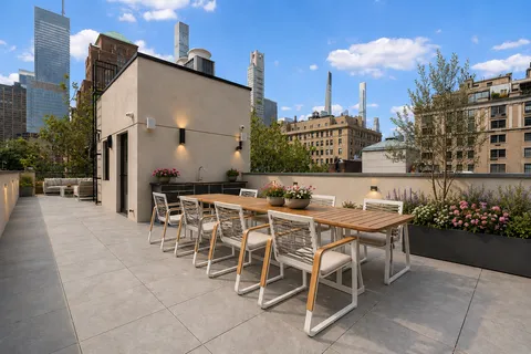 $18,500,000 | 165 East 64th Street | Lenox Hill