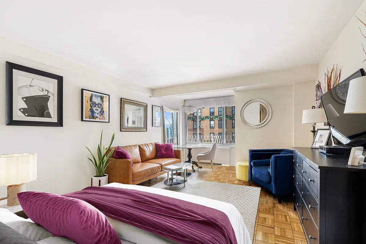 $455,000 | 1160 3rd Avenue, Unit 15F | Lenox Hill