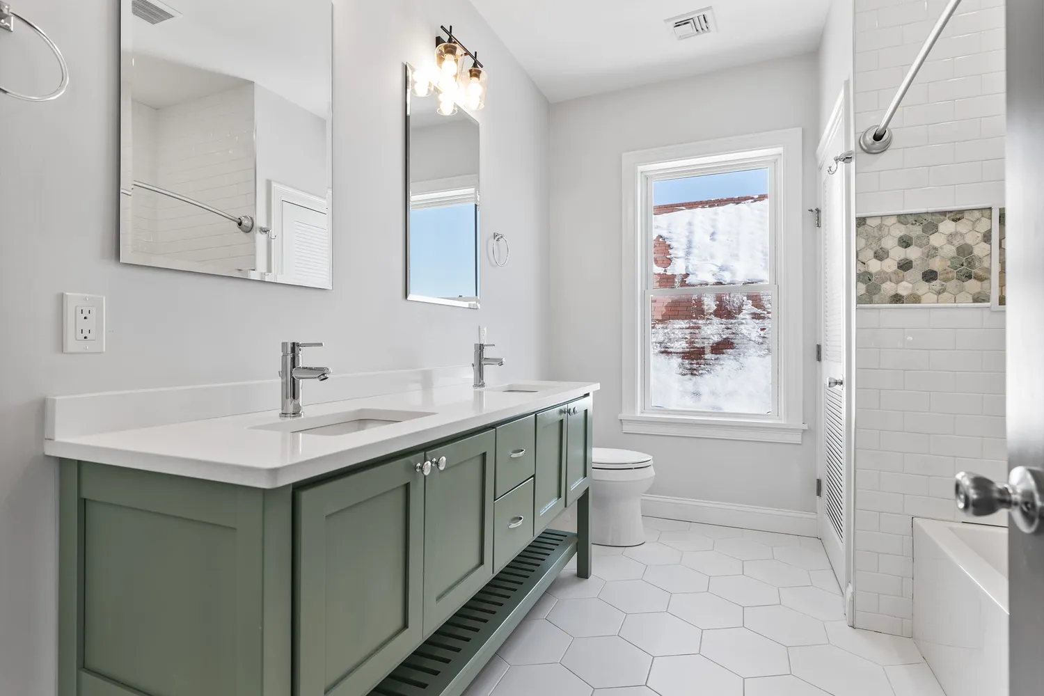 $4,500 | 83 Centre Street, Unit 2, Dorchester Center, MA 02124