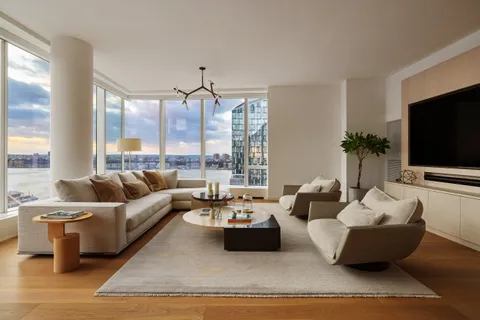 $7,950,000 | 1 West End Avenue, Unit 25F | Upper West Side