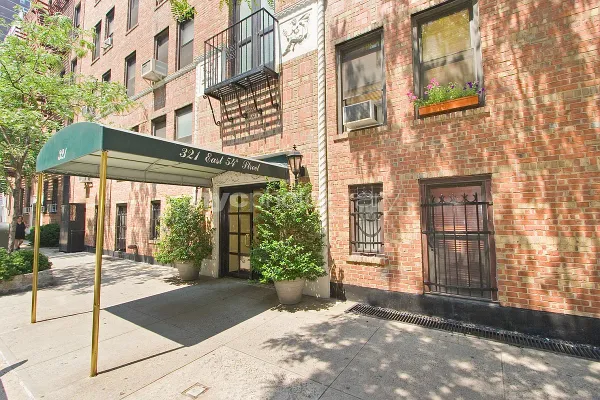 $2,900 | 321 East 54th Street, Unit 10J | Sutton Place