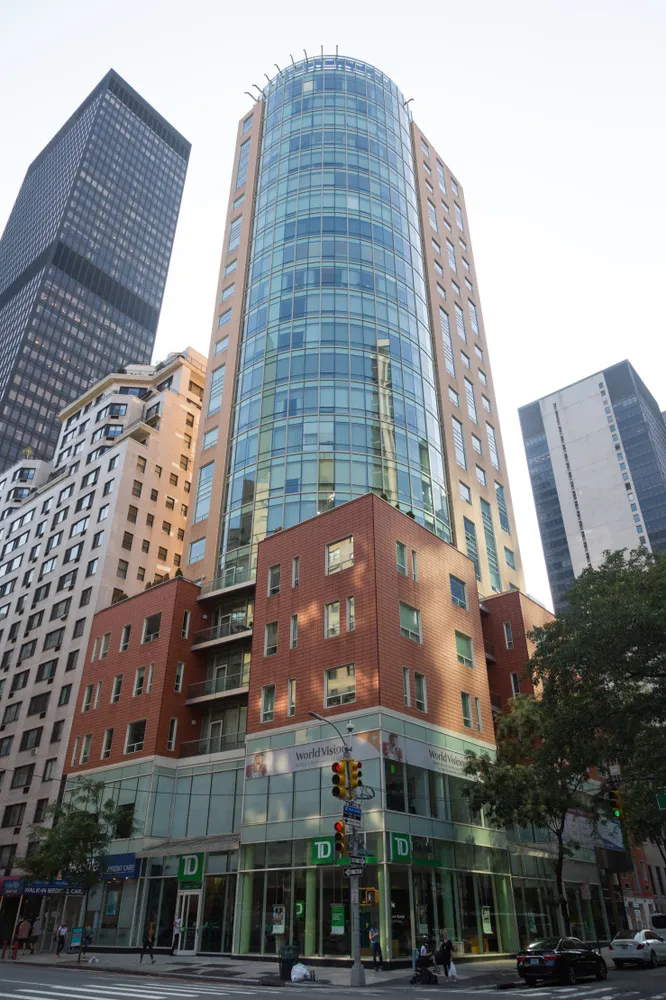 $2,995,000 | 250 East 49th Street, Unit 14CD | Midtown East