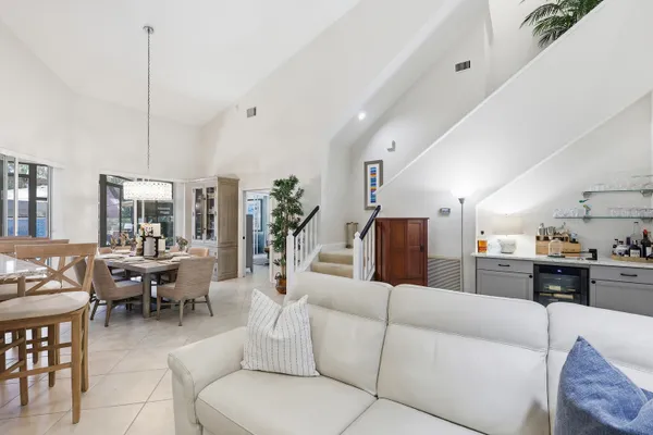 $1,695,000 | 4870 West Boulevard, Naples, FL 34103