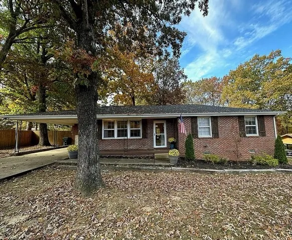 a front view of house with yard