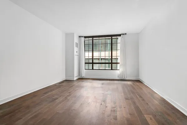 $4,000 | 205 Water Street, Unit 2E | DUMBO
