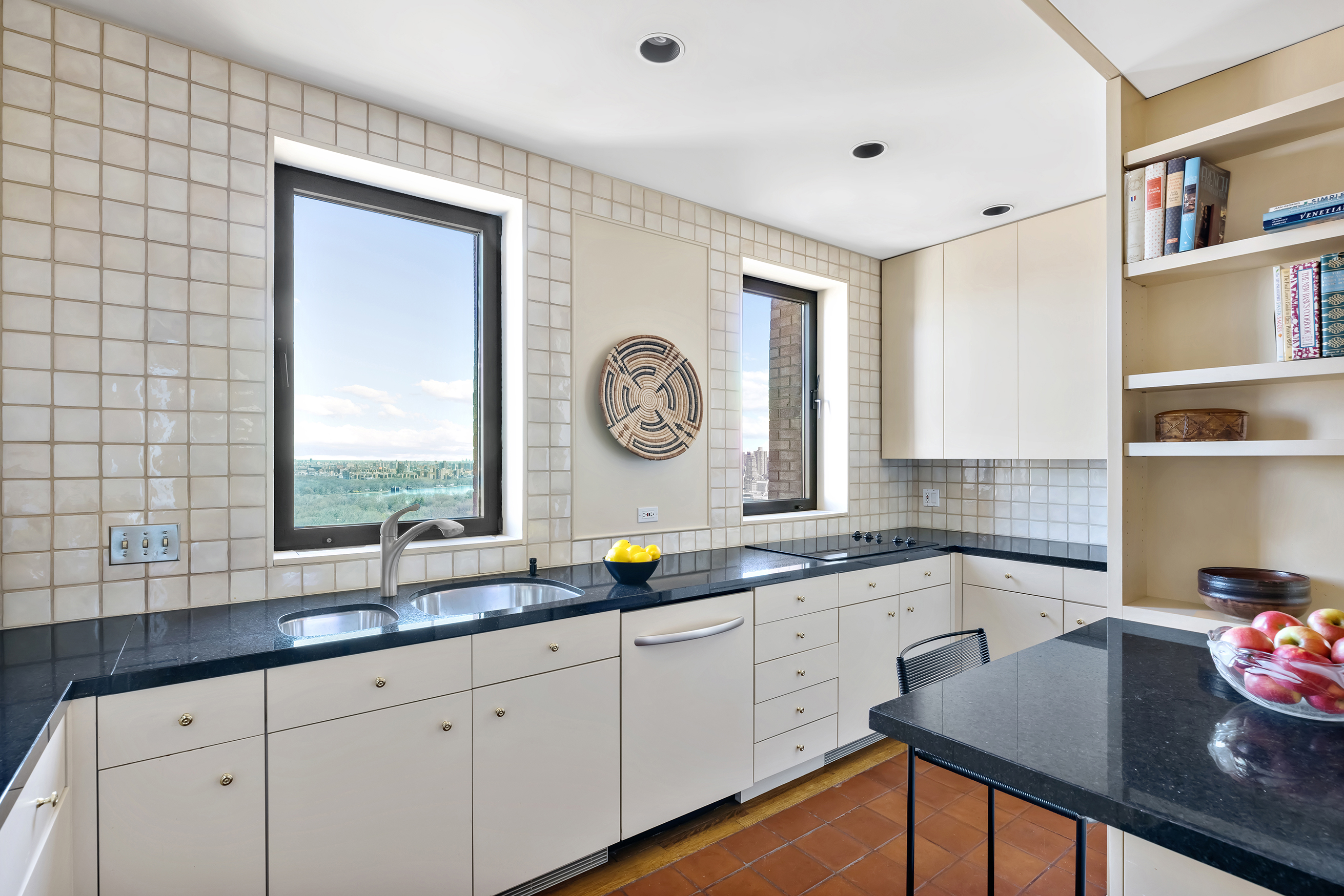 115 Central Park West, Unit 31F Manhattan, NY 10023 - Photo 6 of 17