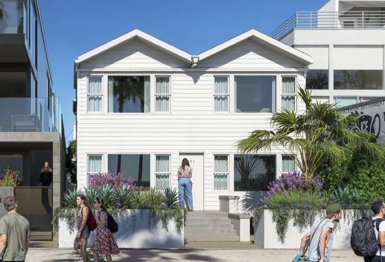 $3,995,000 | 815 Ocean Front Walk, Venice, CA 90291