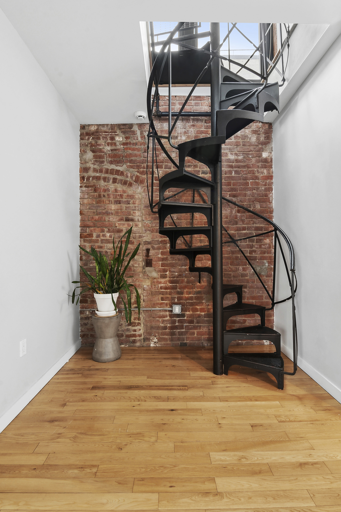364 Manhattan Avenue, Unit 4G Brooklyn, NY 11211 - Photo 10 of 13 a view of entryway with wooden floor