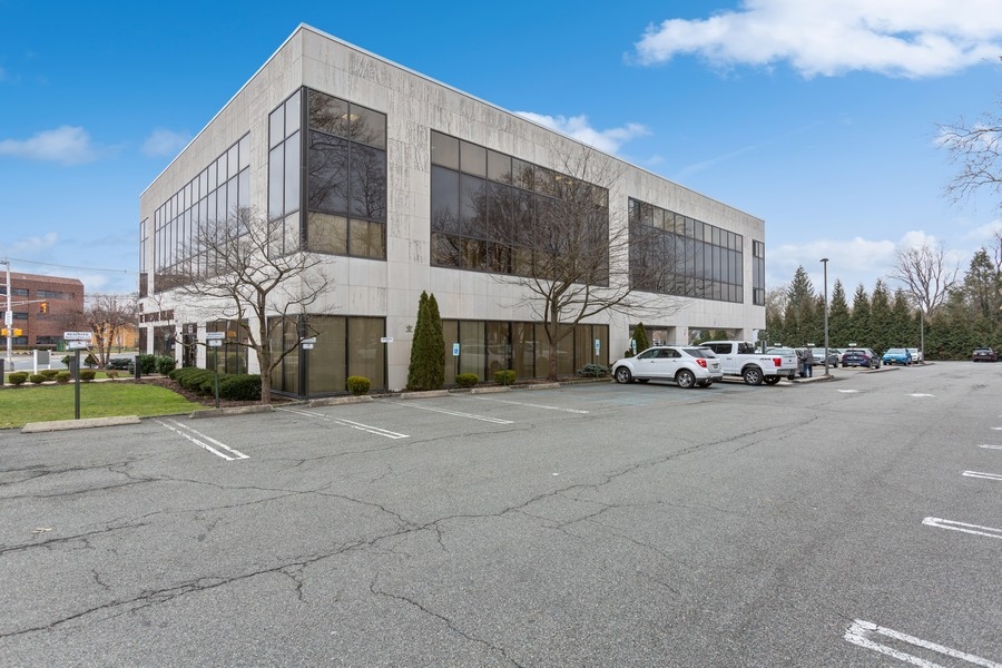 155 Morris Avenue Springfield, NJ 07081 - Photo 3 of 18