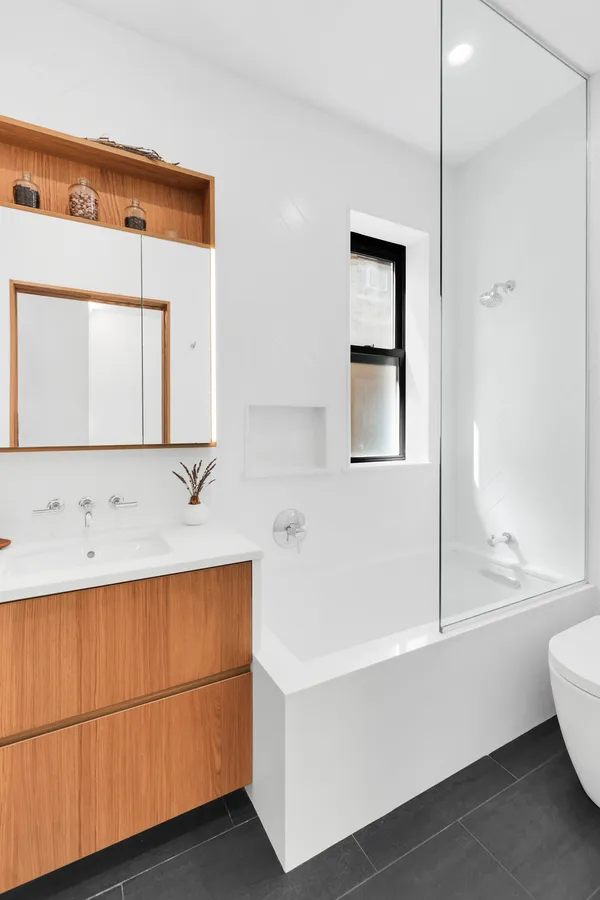 $3,200 | 305 8th Avenue, Unit B8 | Park Slope