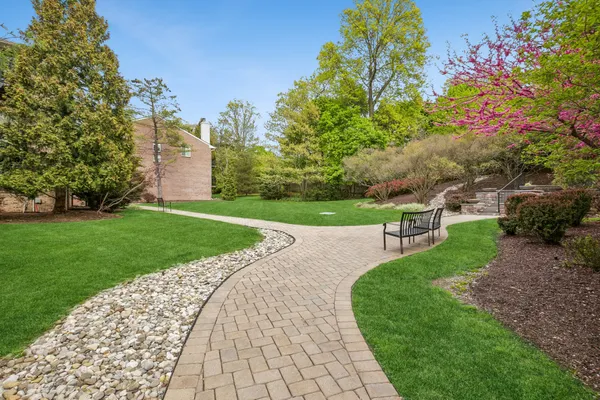 $599,000 | 12 Louisburg Square, Verona, NJ 07044